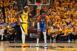 转折点圣安东尼奥马刺篮板制胜，NBA常规赛关键时刻攻防权衡，目标明确，数据趋势出现新变化的简单介绍