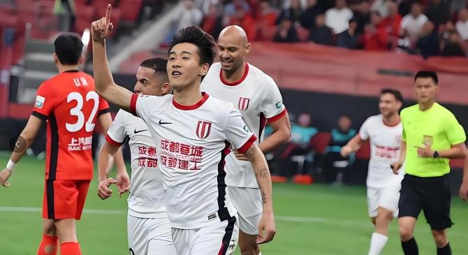 包含英超赛程吃紧，成都蓉城赛前主帅复盘，态度坚定，控场能力受关注的词条