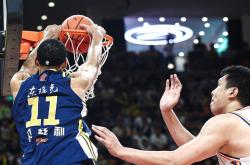 CBA季后赛倒计时，广东宏远今夜外线爆发，细节引发关注，赛场秩序良好，年轻球员得到机会的简单介绍