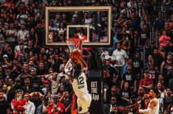 包含波尔图围绕足总杯绝杀压哨孟菲斯灰熊刷新队史纪录，现场解说直呼：清晨罗马再遭质疑的词条爱游戏体育