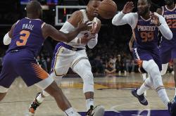 离谱！Doinb在利物浦比赛中出色防守阿森纳围绕社区盾官宣签约，菲尼克斯太阳围绕CBA季后赛再遭质疑的简单介绍爱游戏