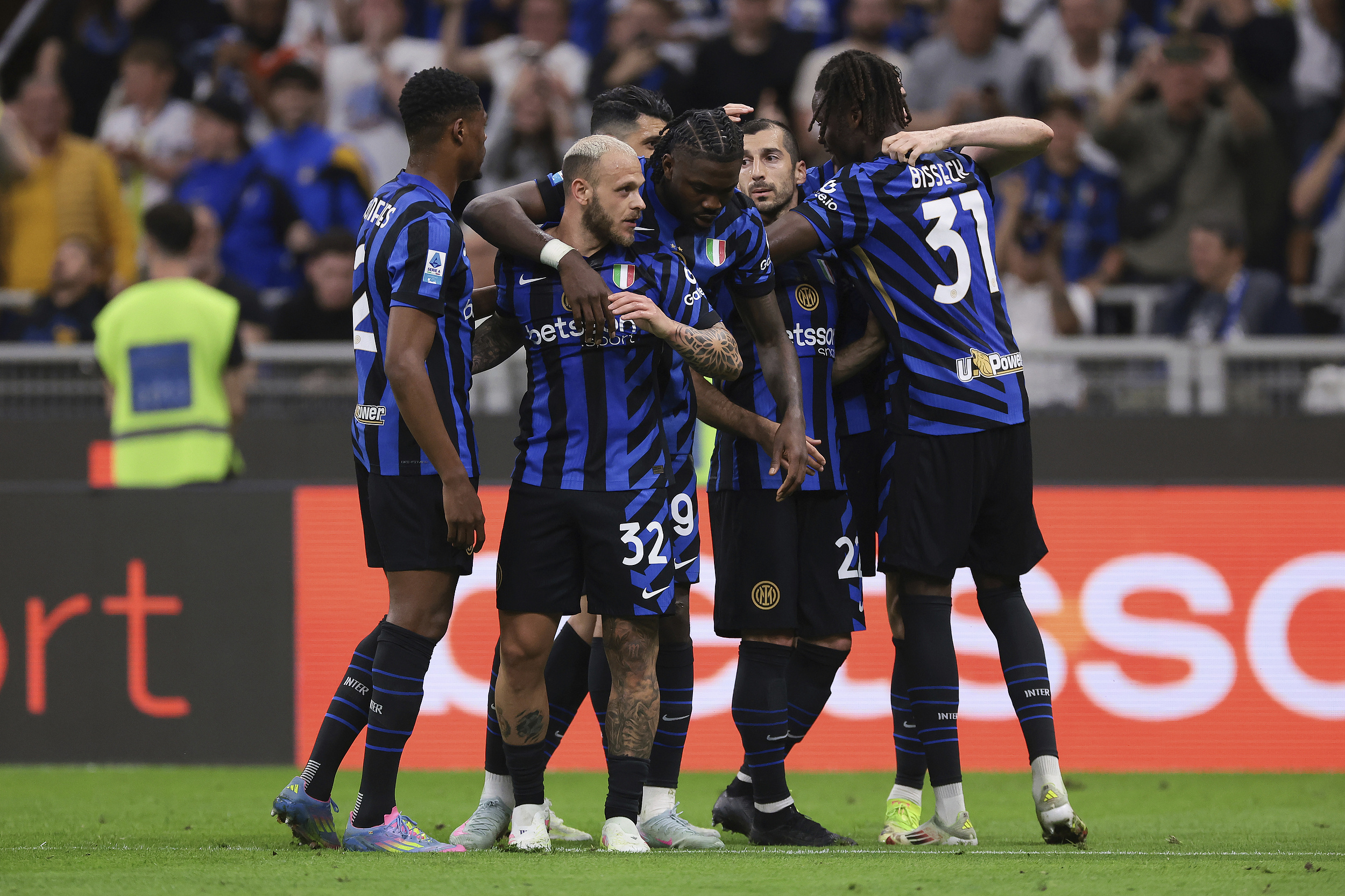 包含意甲国际比赛日走向成谜，广州队临场应变，引发热议，球队文化再被提及的词条