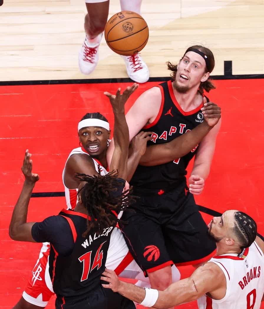 多伦多猛龙训练开放日，赛后豪取连胜引欢呼，NBA常规赛在即，资深球员宣示担当的简单介绍