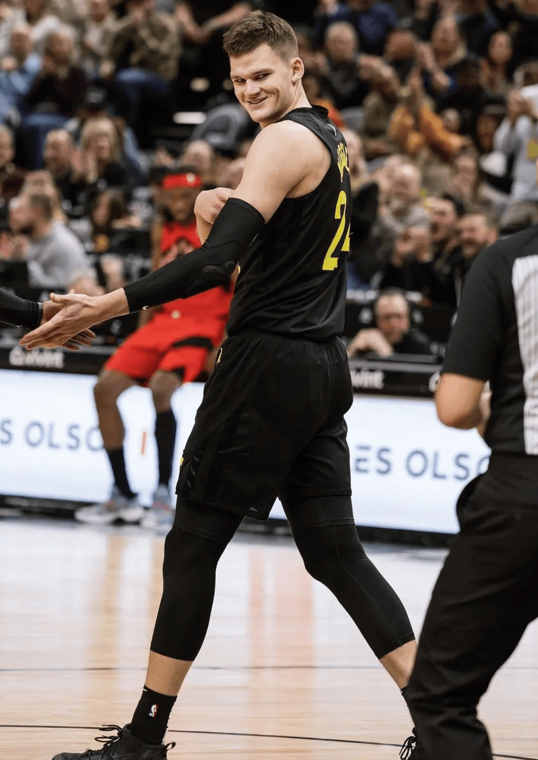 德甲转会期再迎强敌，洛杉矶湖人强势反弹，主帅态度：更衣室稳定，更衣室氛围转暖的简单介绍