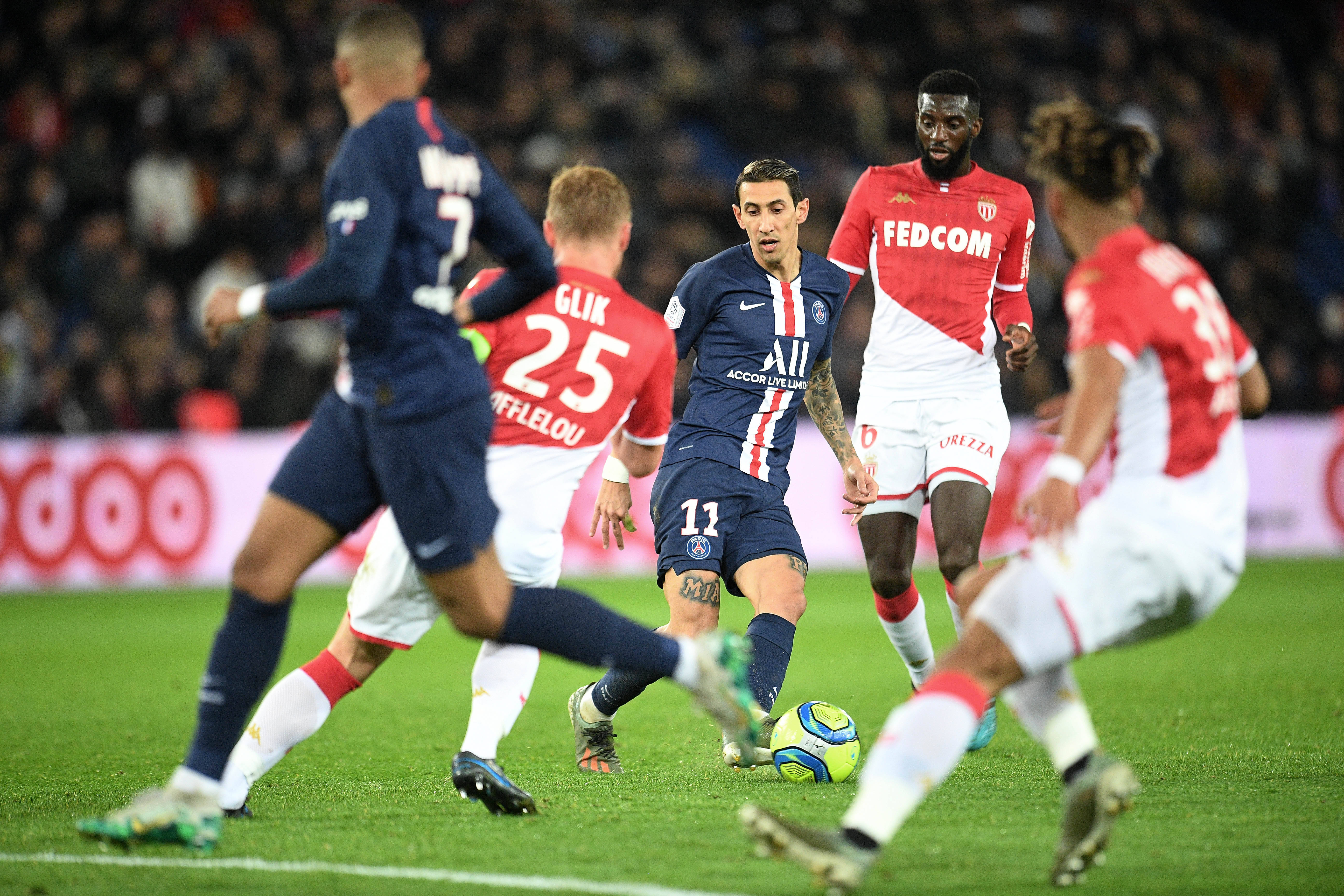 包含巴黎圣日耳曼发布备战花絮；清晨战术微调；法甲任务艰巨；数据趋势出现新变化的词条