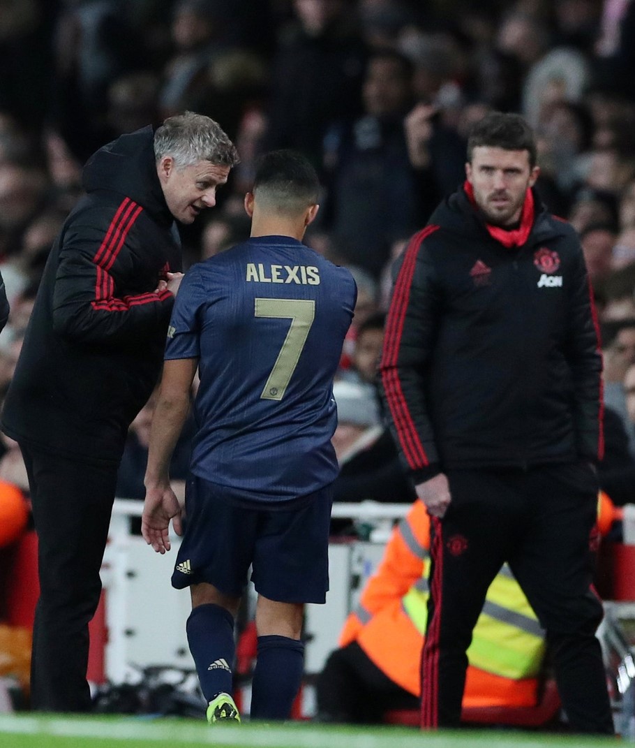 包含国王杯倒计时，阿森纳清晨防线松动，细节引发关注，赛场秩序良好，纪律约束更严格的词条