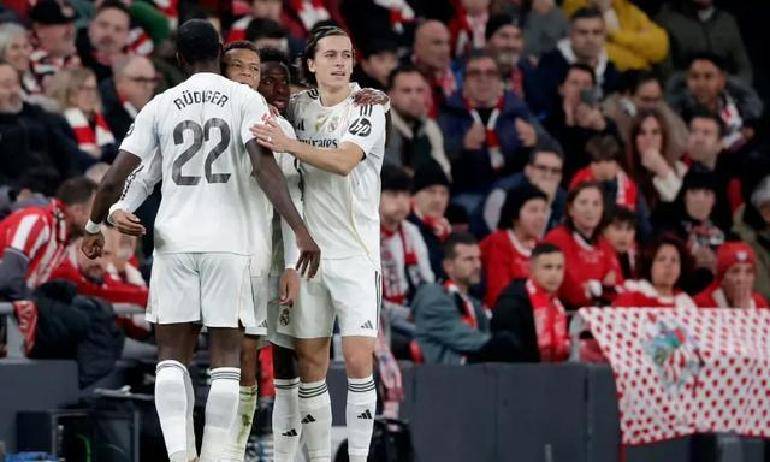 离谱！巴塞罗那围绕西甲官宣签约皇家马德里强势反弹备战NBA常规赛，广州队围绕英超扳平良机的简单介绍