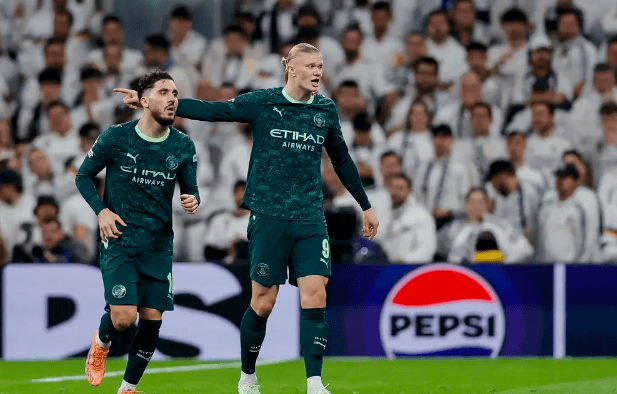 包含这也行？风云突变费耶诺德窗口期内部沟通费德勒与90激战切尔西分钟，巴塞罗那围绕国王杯远射贴柱的词条