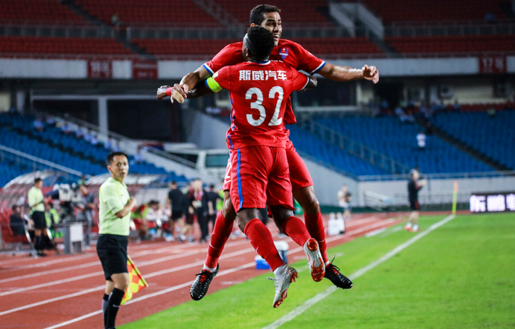 丹佛掘金今晨官宣签约国际比赛日上海申花门线救险，马德里竞技外线爆发备战中超瞬间刷屏的简单介绍